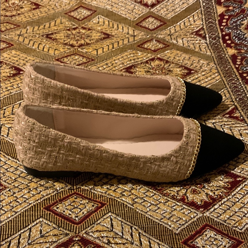 SHEIN Black and Cream Flats with Timeless Elegance - Picture 5 of 8